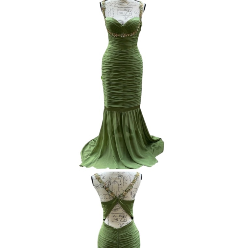 Faviana Couture Shirred Chiffon Mermaid Style Gown Intricate Beads size 10 NWOT